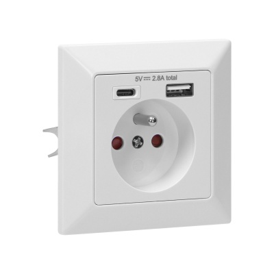 Zásuvka 230V s dvomi portmi USB A + USB C