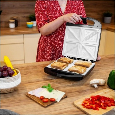 Sendvičovač s keramickými platňami TEESA - 4 sendviče Sendvičovač s keramickými platňami TEESA - 4 sendviče