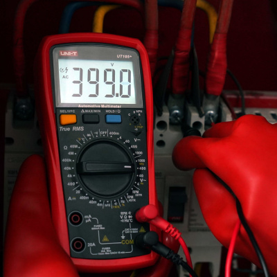 Univerzálny merací prístroj Uni-T UT105+